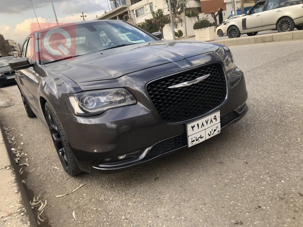 کرایسلەر 300